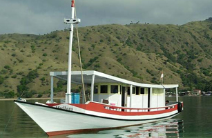KM Marlboro Komodo Boat